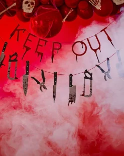 Keep Out Blood Drip & Weapon Garland<Party Delights Outlet