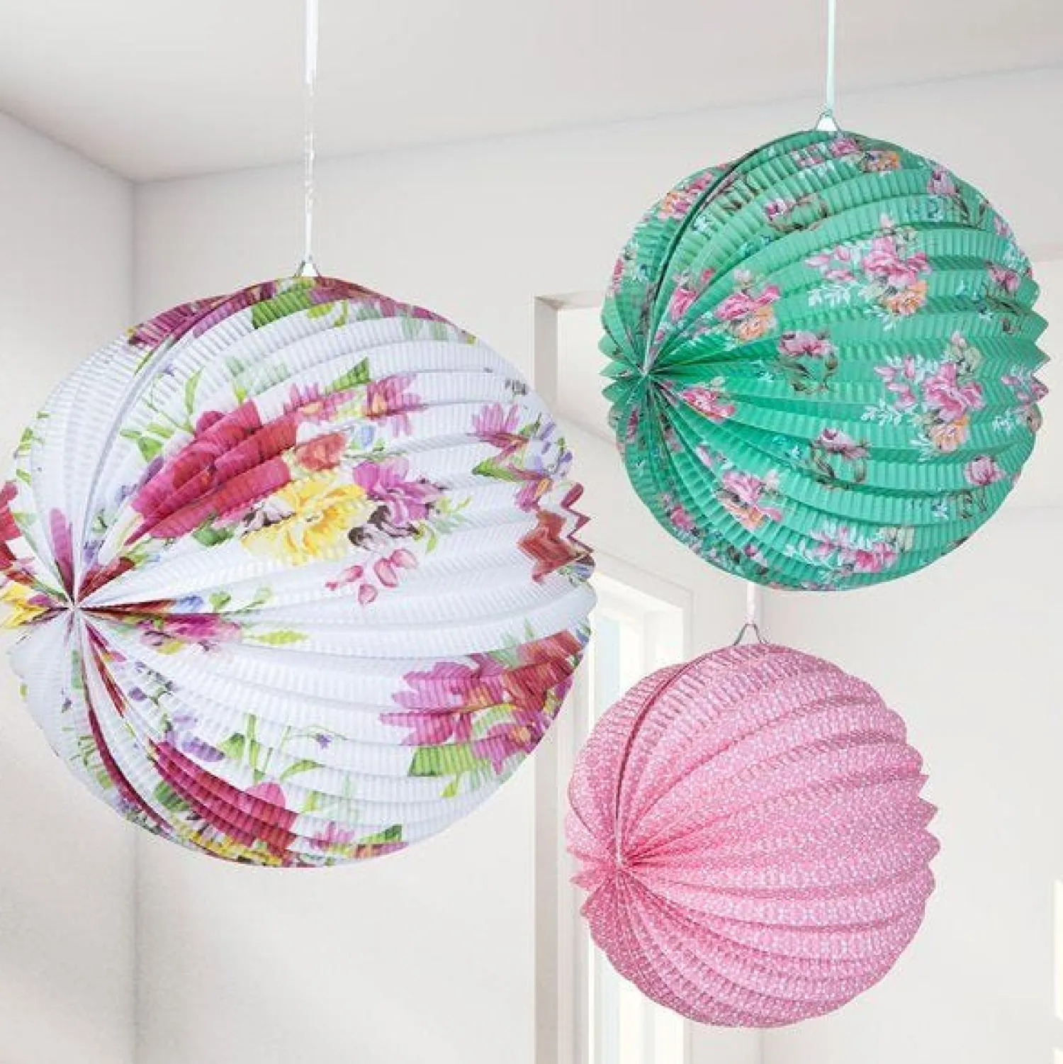 Party Delights Vintage Tea Party Lantern Decorations (3Pk)< Hanging Decorations